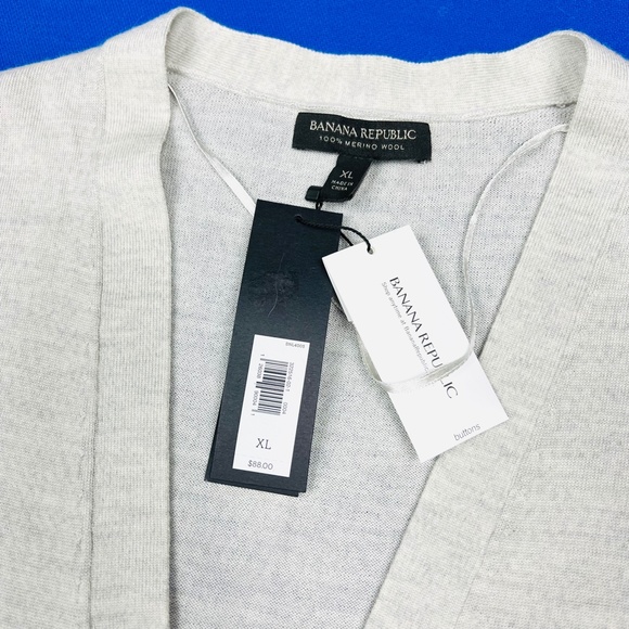 🚫SOLD! |•NWT🎁🤩 |•BANANA REPUBLIC•| 100% Merino Wool Cardigan Sweater - Picture 5 of 10